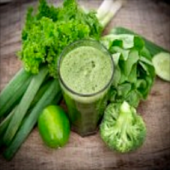 La spiruline se mélange à erveille avec les jus de légumes...